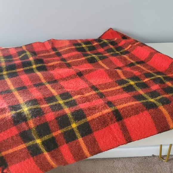 Vintage Tartan Plaid Acrylic Fringed Blanket - Picture 6 of 7